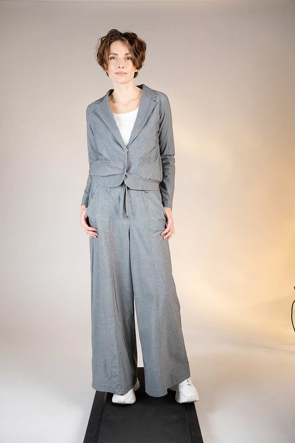 Top 1001 white black graphite Jacket 25500 orig