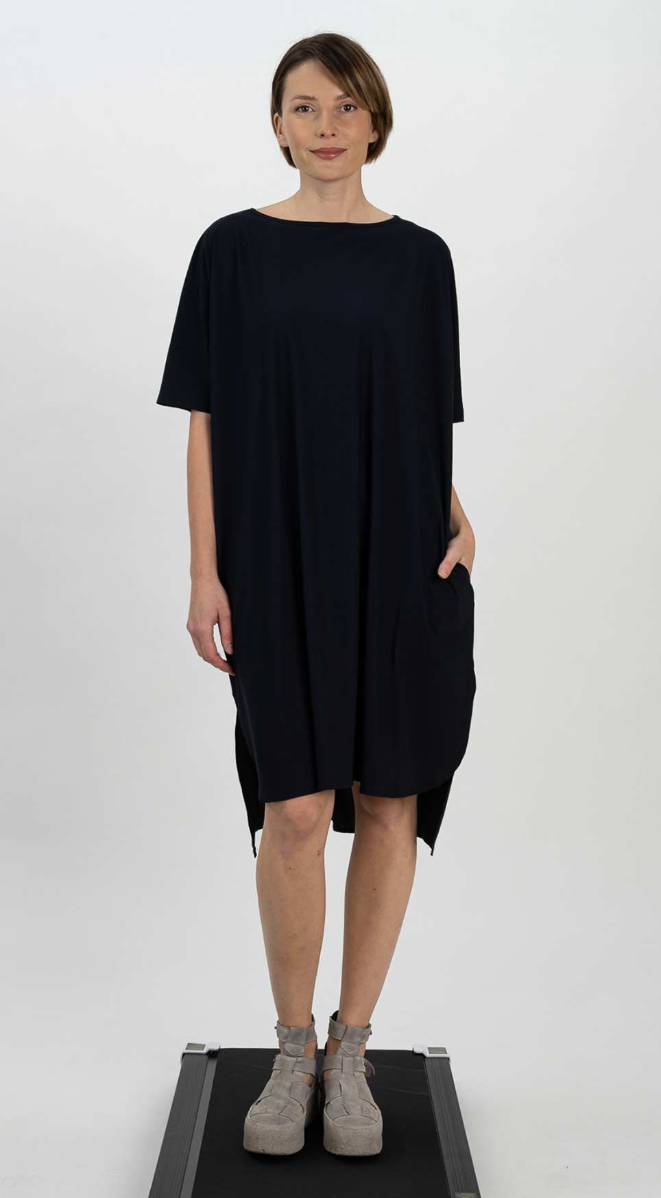 Dress 25075 light grey navy black white