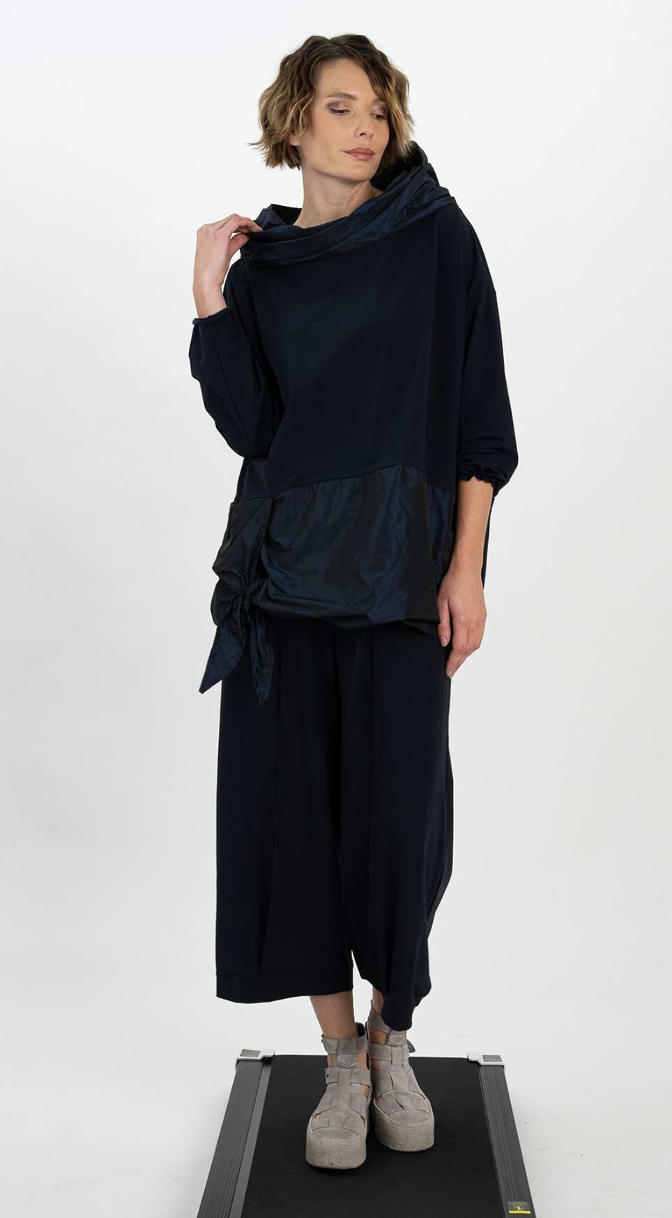 Shirt 25104 light grey navy black Pants 25074 light grey navy black white