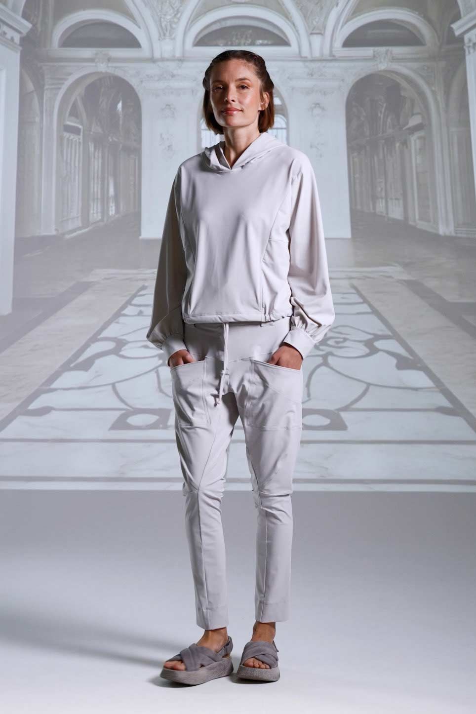 Hose 26006 greige schwarz Shirt 26002 greige schwarz