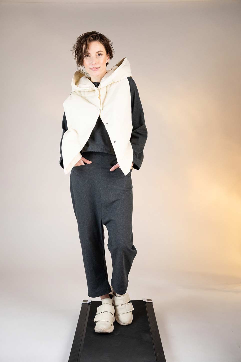 Pants 25620 nature graphite Shirt 25623 nature graphite Vest 25661 black panna